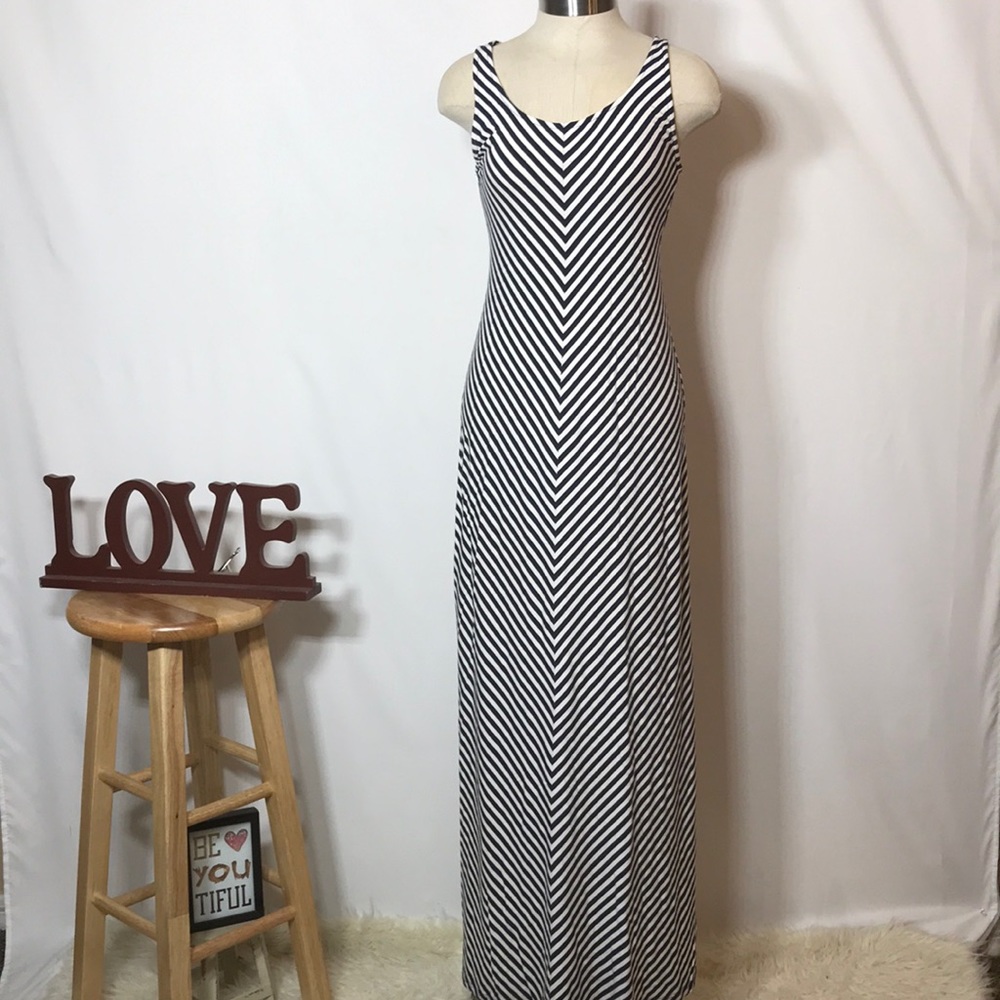 Small sleeveless long dress